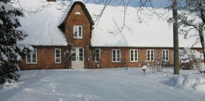 Rückseite Hof Nahnsen im Schnee